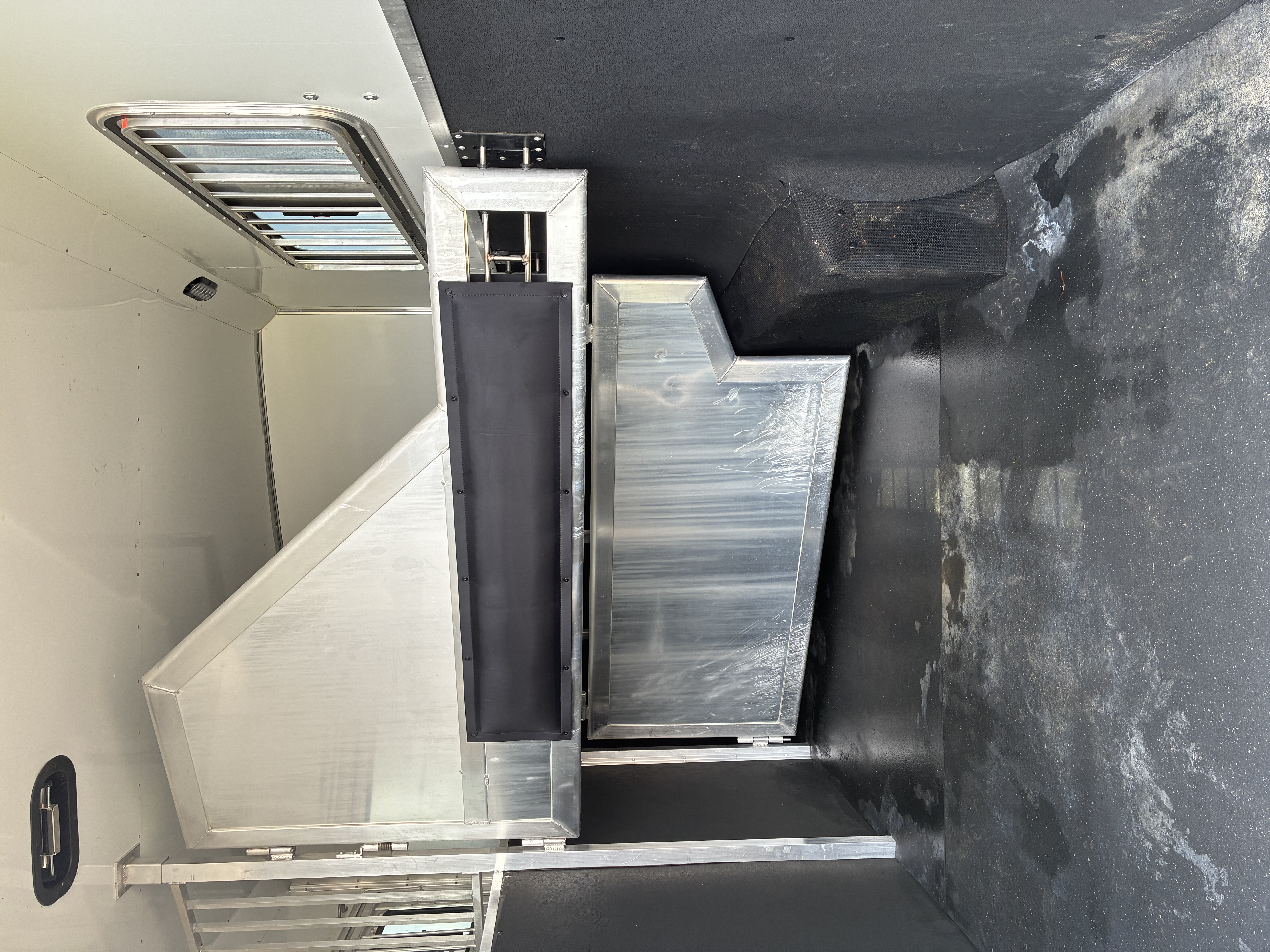 Used 2023 Lakota AC839 Horse Trailer