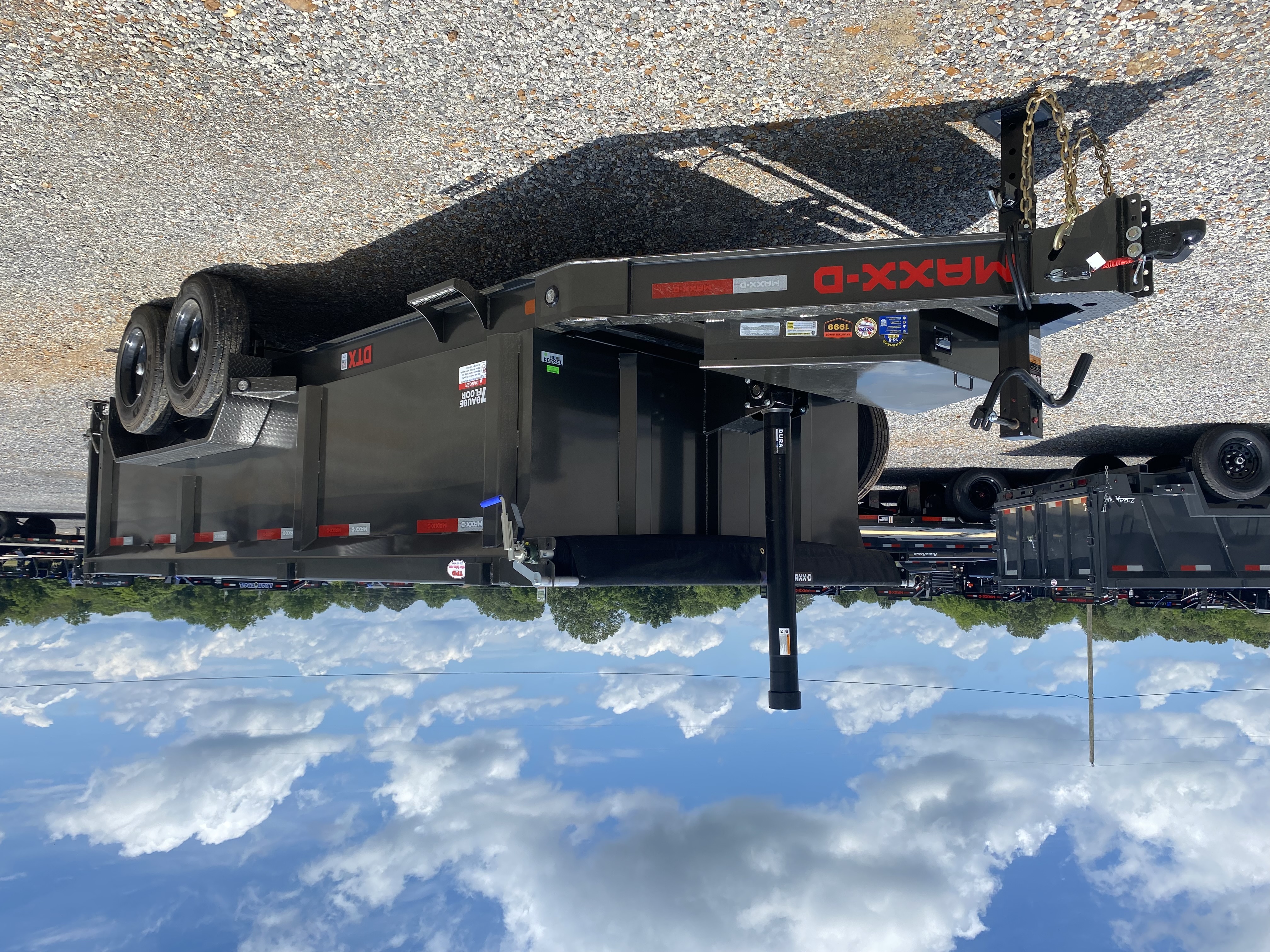 New 2026 MAXXD 16' x 83  17.5k Telescopic Dump Trailer